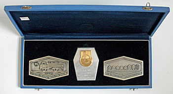 Schatulle mit 3 Medaillien der Stadt Ludwigsfelde vom 17.07.1965